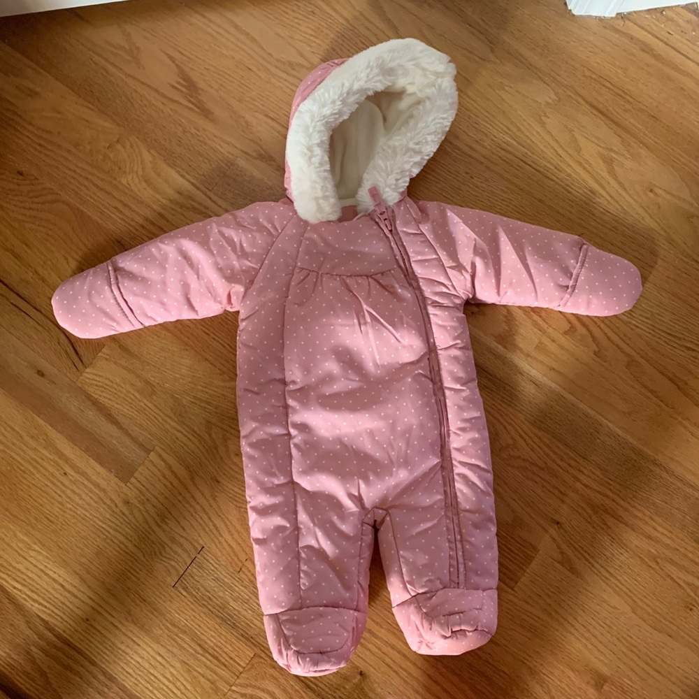 Snowsuit NWOT 0-3 months